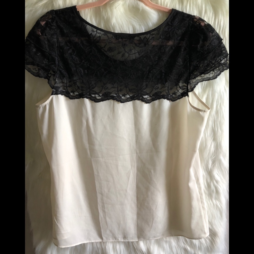 Lace top - Picture 2 of 3
